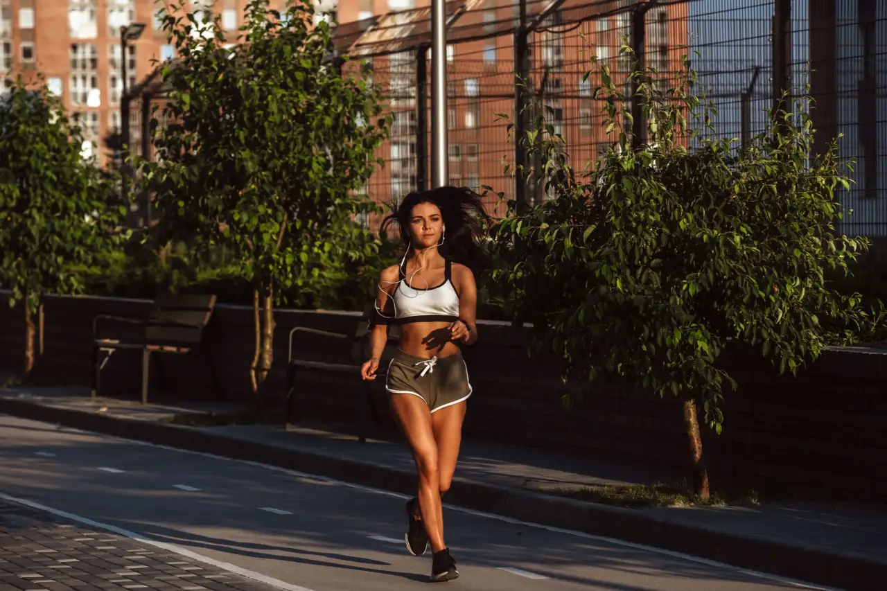 库存预警软件在制造业中的应用：批次与库位管理双维度解析