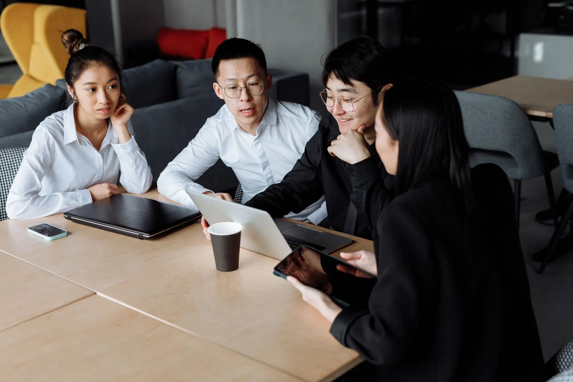 贵州仓库管理软件光盘选型指南：功能与性价比对比分析封面图